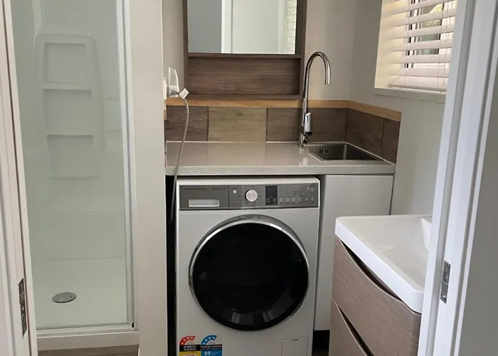 2 Bedroom, Walk To Town Apartment