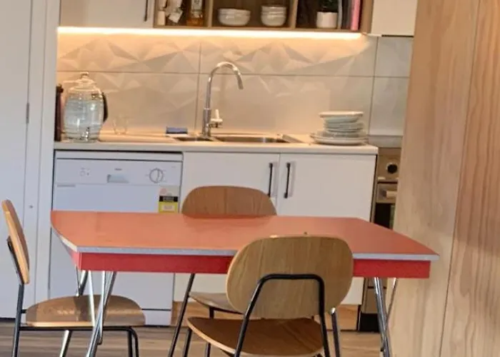 2 Bedroom, Walk To Town Apartment
